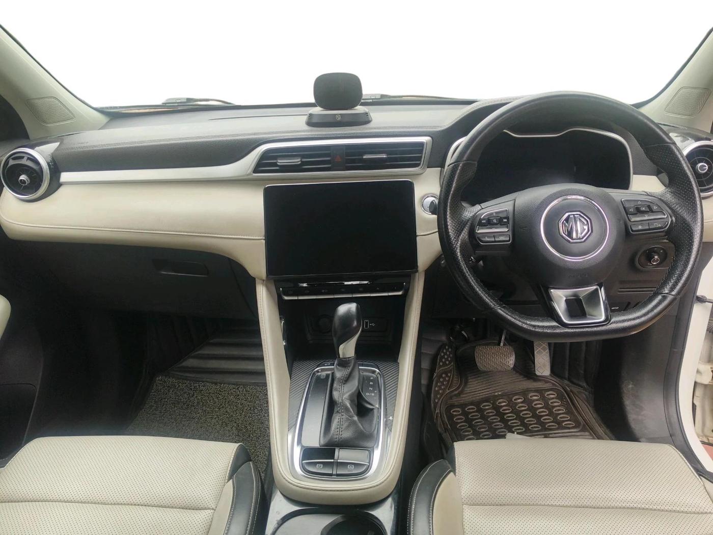 2022 MG ASTOR SMART 1.5 CVT, Petrol, Automatic, 31,715 km, interior