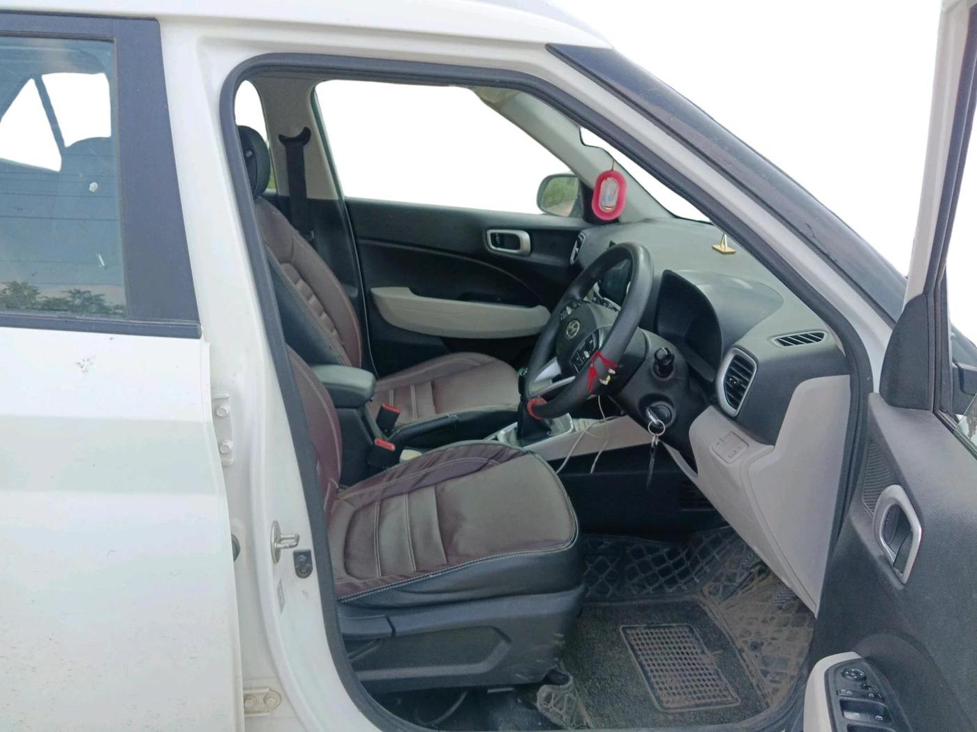 2023 Hyundai VENUE S 1.2, Petrol, Manual, 47,690 km, interior