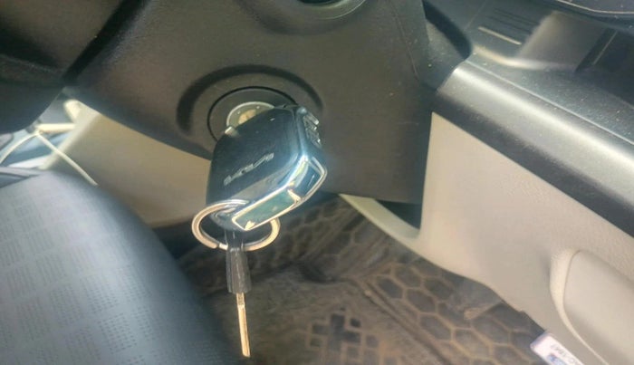 2025 KIA Carens Clavis HTE(O) 1.5 Petrol MT, Petrol, Manual, 6,085 km, interior