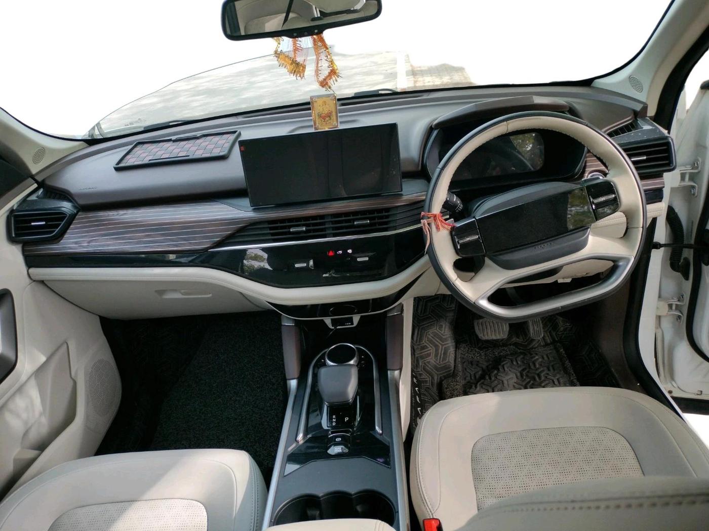 2024 Tata Safari Accomplished 7str AT, Diesel, Automatic, 13,796 km, interior