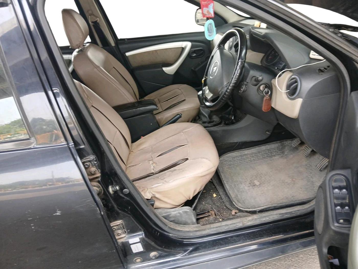 2013 Renault Duster RXL PETROL, Petrol, Manual, 1,01,848 km, interior
