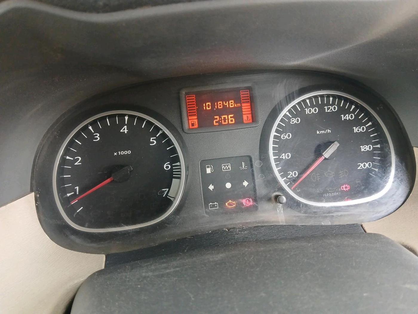2013 Renault Duster RXL PETROL, Petrol, Manual, 1,01,848 km, interior