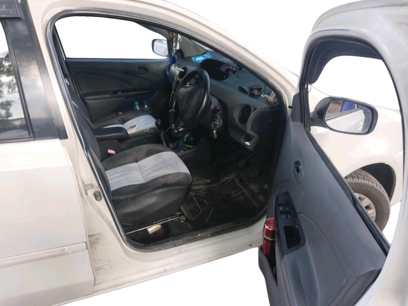 2012 Toyota Etios G, Petrol, Manual, 1,55,050 km, interior