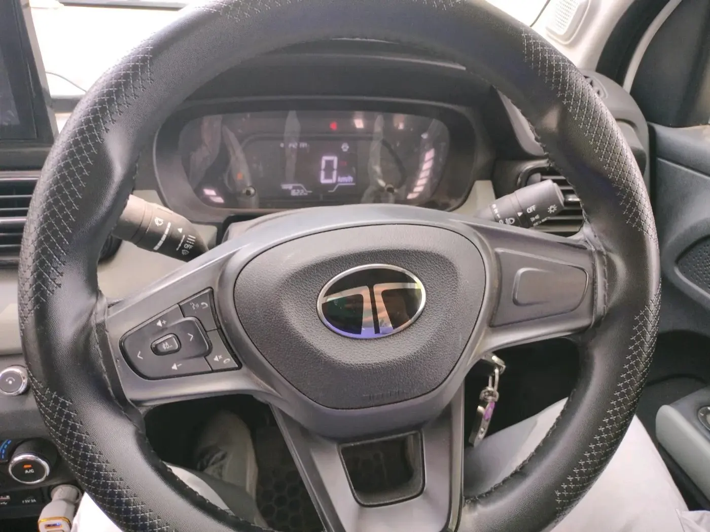 2025 Tata PUNCH ADVENTURE MT CNG , CNG, Manual, 27,668 km, interior