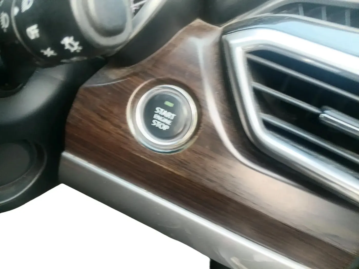 2019 Tata Harrier XT 2.0L KRYOTEC, Diesel, Manual, 1,09,065 km, interior