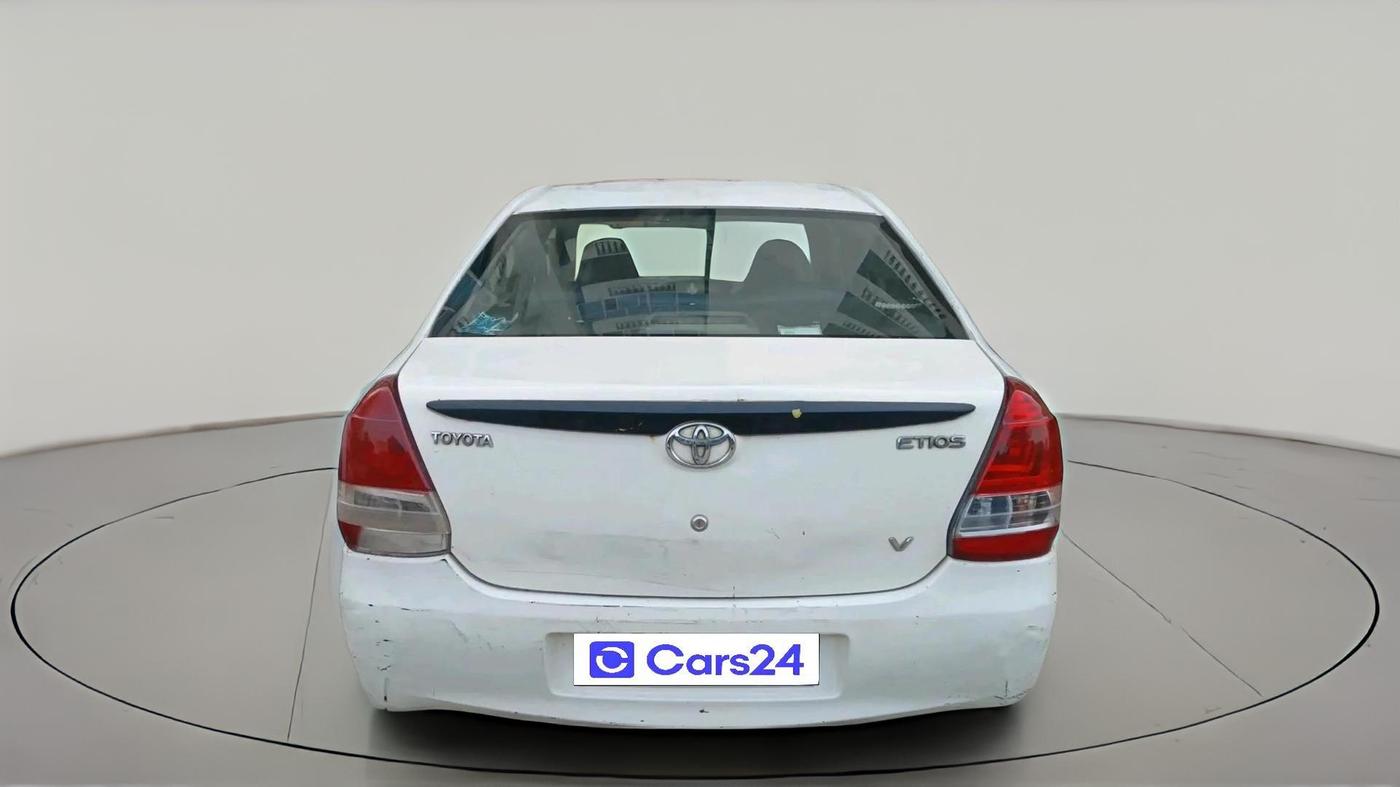 2011 Toyota Etios V, Petrol, Manual, 2,00,008 km, exterior