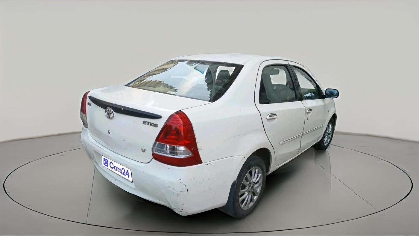 2011 Toyota Etios V, Petrol, Manual, 2,00,008 km, exterior