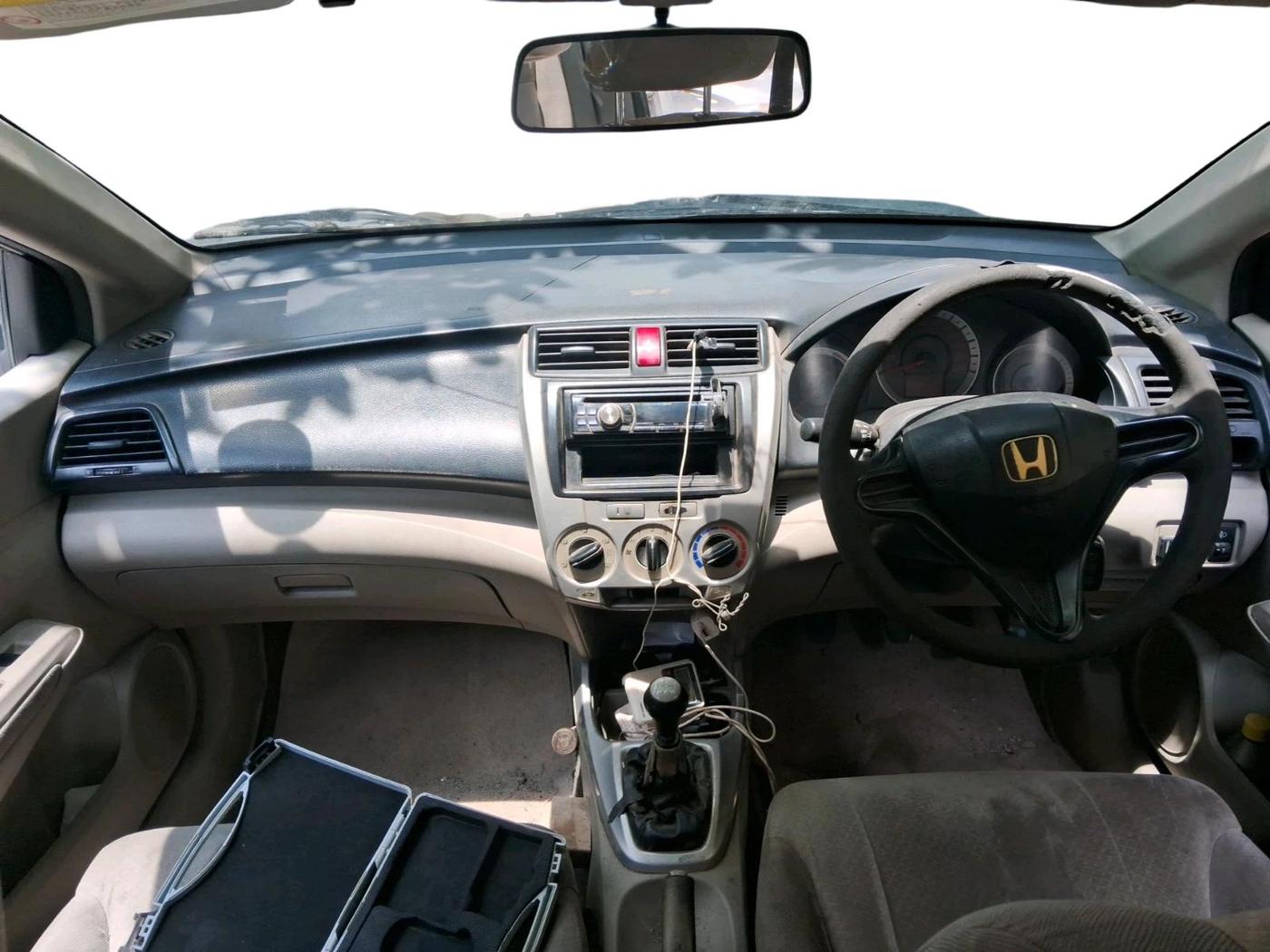 2011 Honda City 1.5L I-VTEC E MT, CNG, Manual, 1,24,909 km, interior