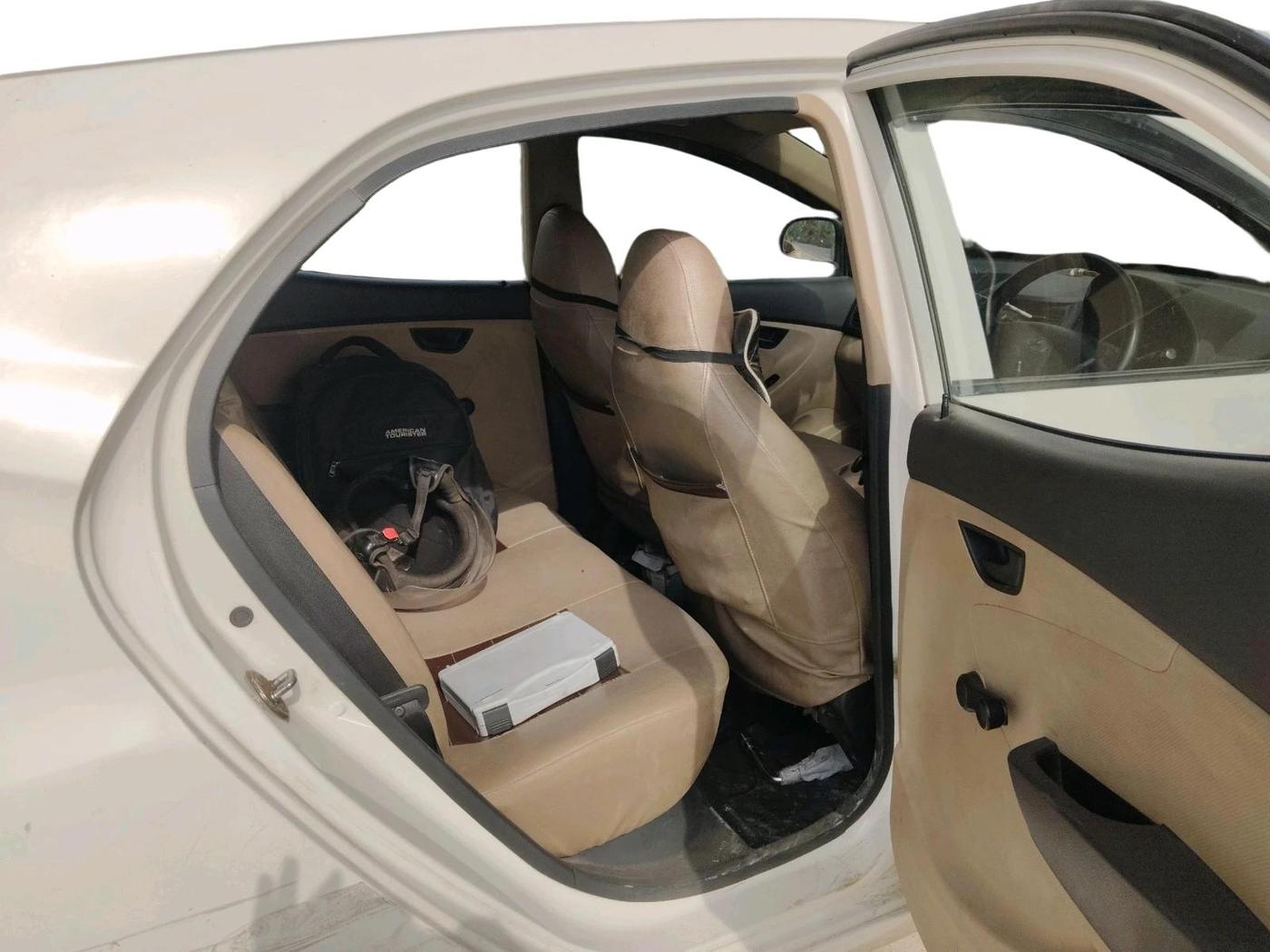 2013 Hyundai Eon ERA +, CNG, Manual, 97,449 km, interior