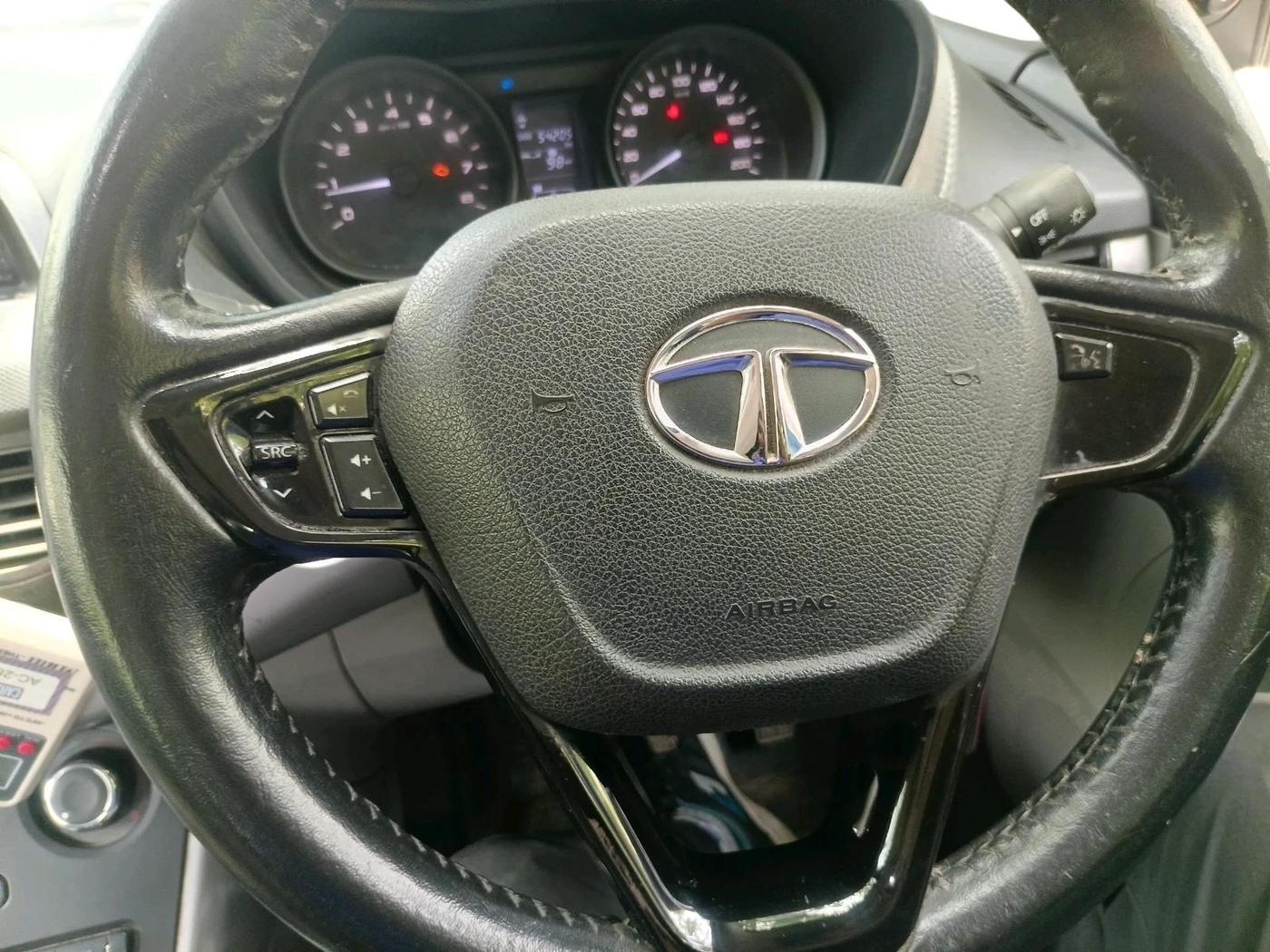 2018 Tata NEXON XM PETROL, Petrol, Manual, 54,205 km, interior