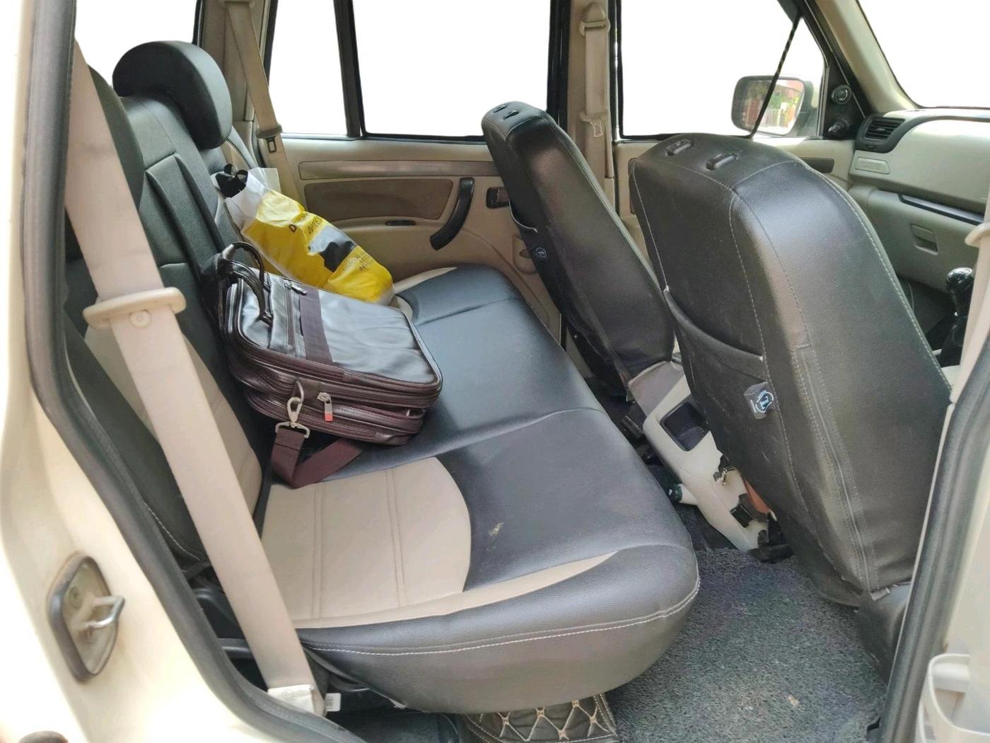 2020 Mahindra Scorpio S5, Diesel, Manual, 1,42,973 km, interior