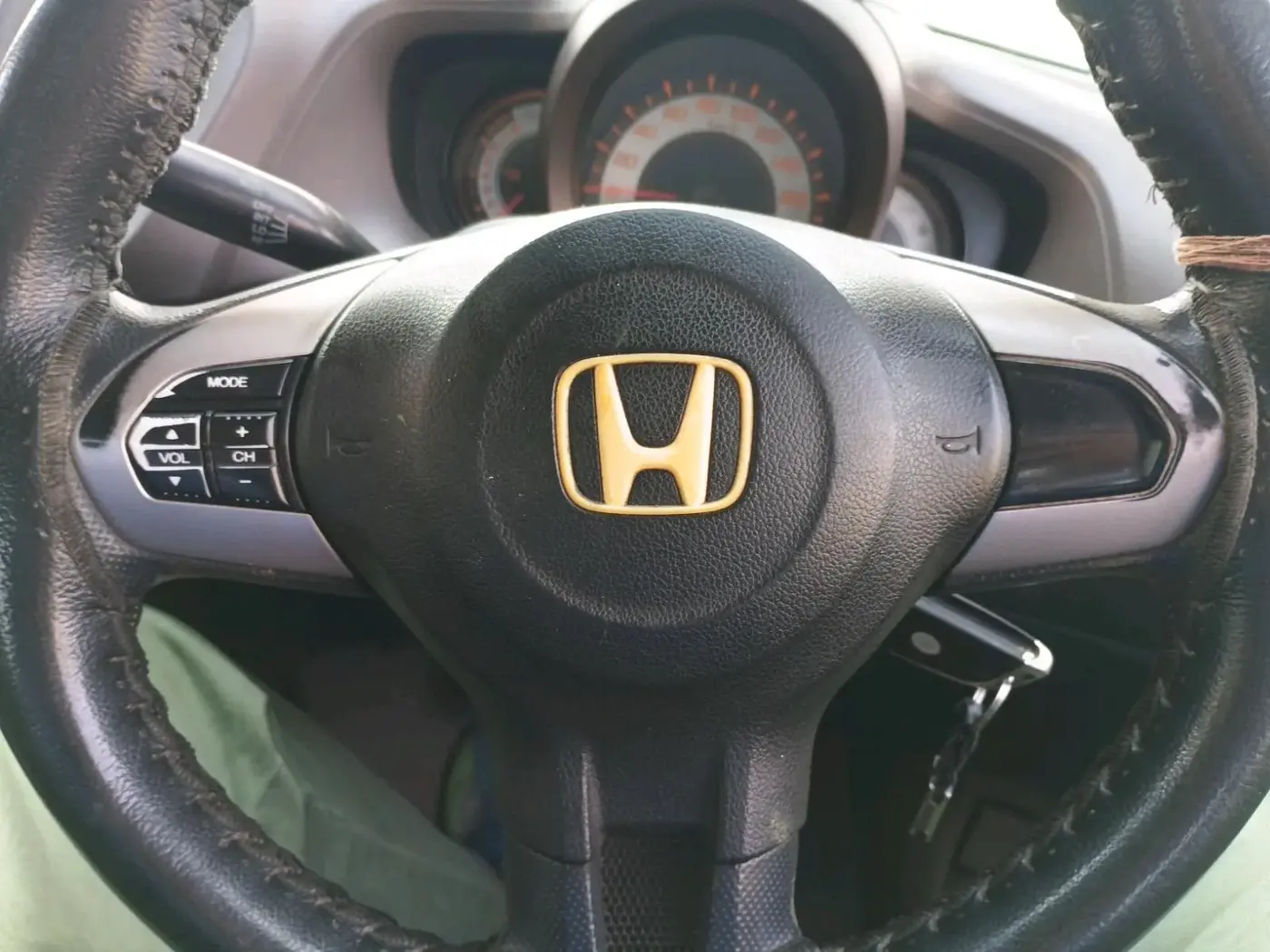 2013 Honda Brio S MT, Petrol, Manual, 1,34,042 km, interior
