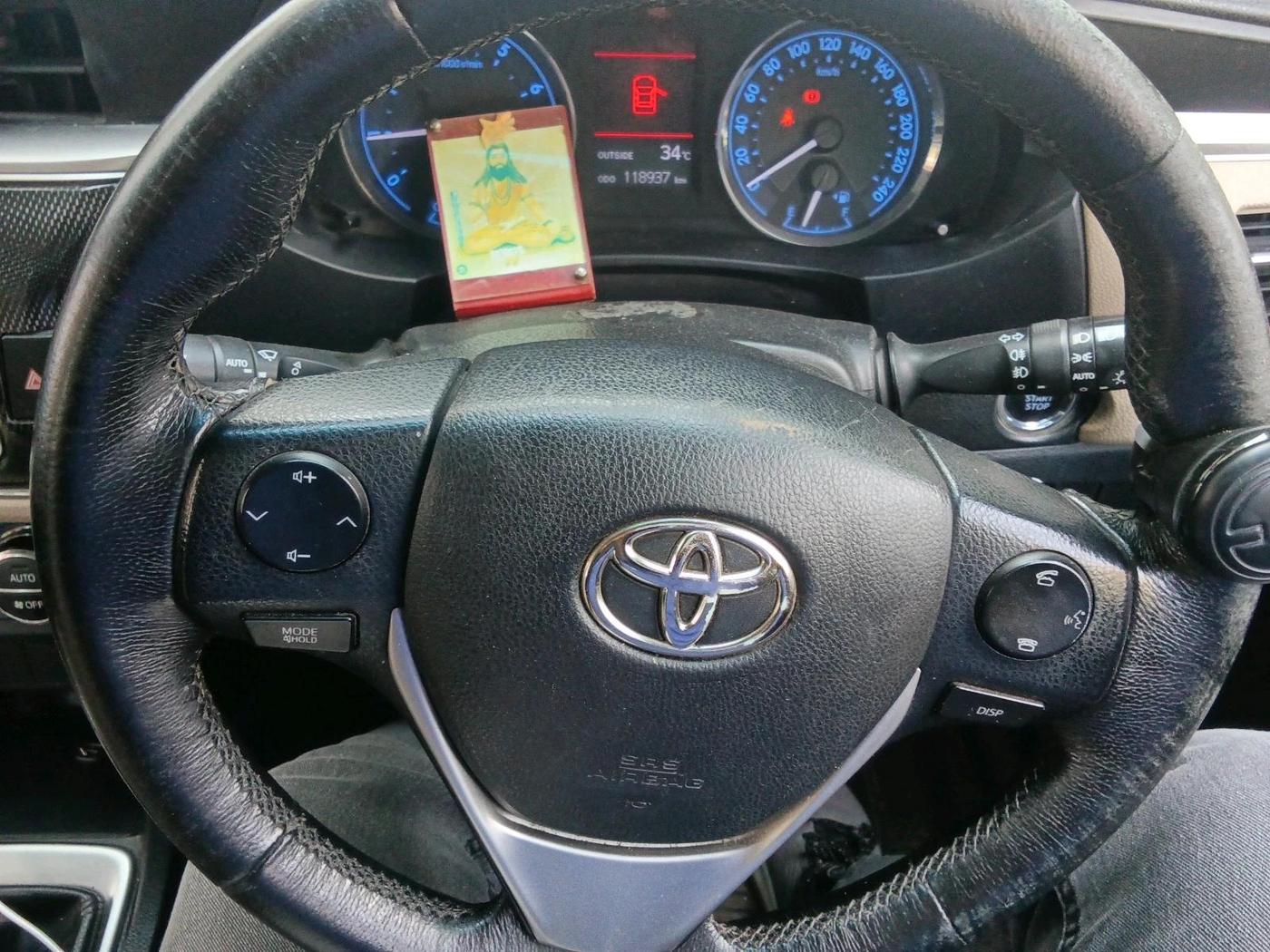 2015 Toyota Corolla Altis G PETROL, CNG, Manual, 1,18,937 km, interior