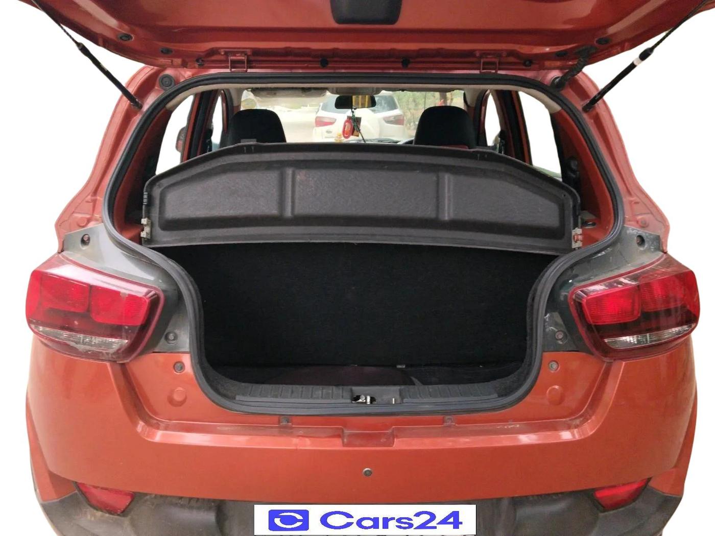 2016 Mahindra Kuv100 K8 D 6 STR, Diesel, Manual, 1,22,155 km, exterior