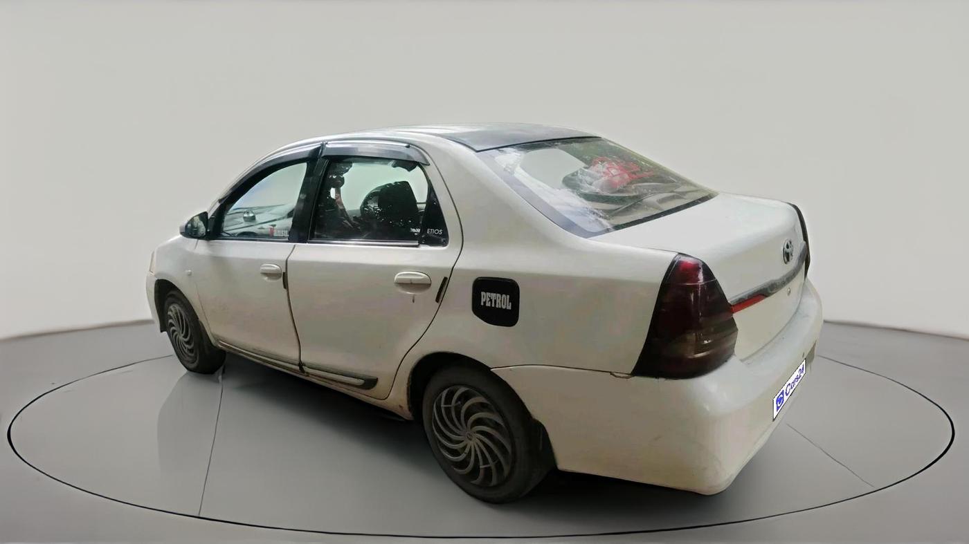 2015 Toyota Etios G, CNG, Manual, 1,57,827 km, exterior