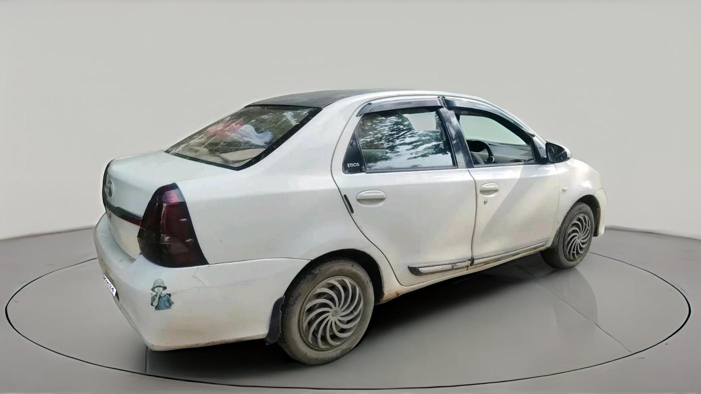 2015 Toyota Etios G, CNG, Manual, 1,57,827 km, exterior