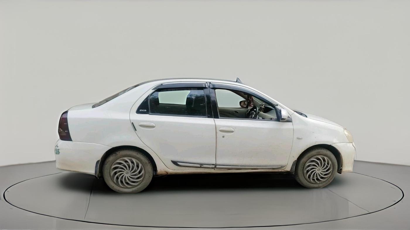 2015 Toyota Etios G, CNG, Manual, 1,57,827 km, exterior
