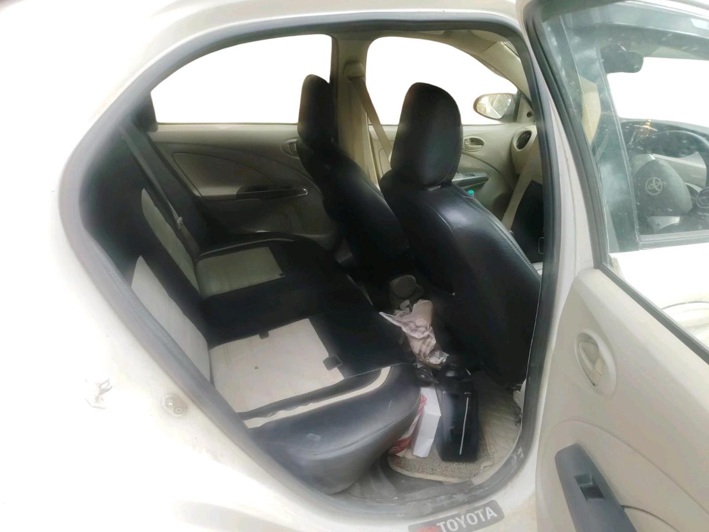 2015 Toyota Etios G, CNG, Manual, 1,57,827 km, interior