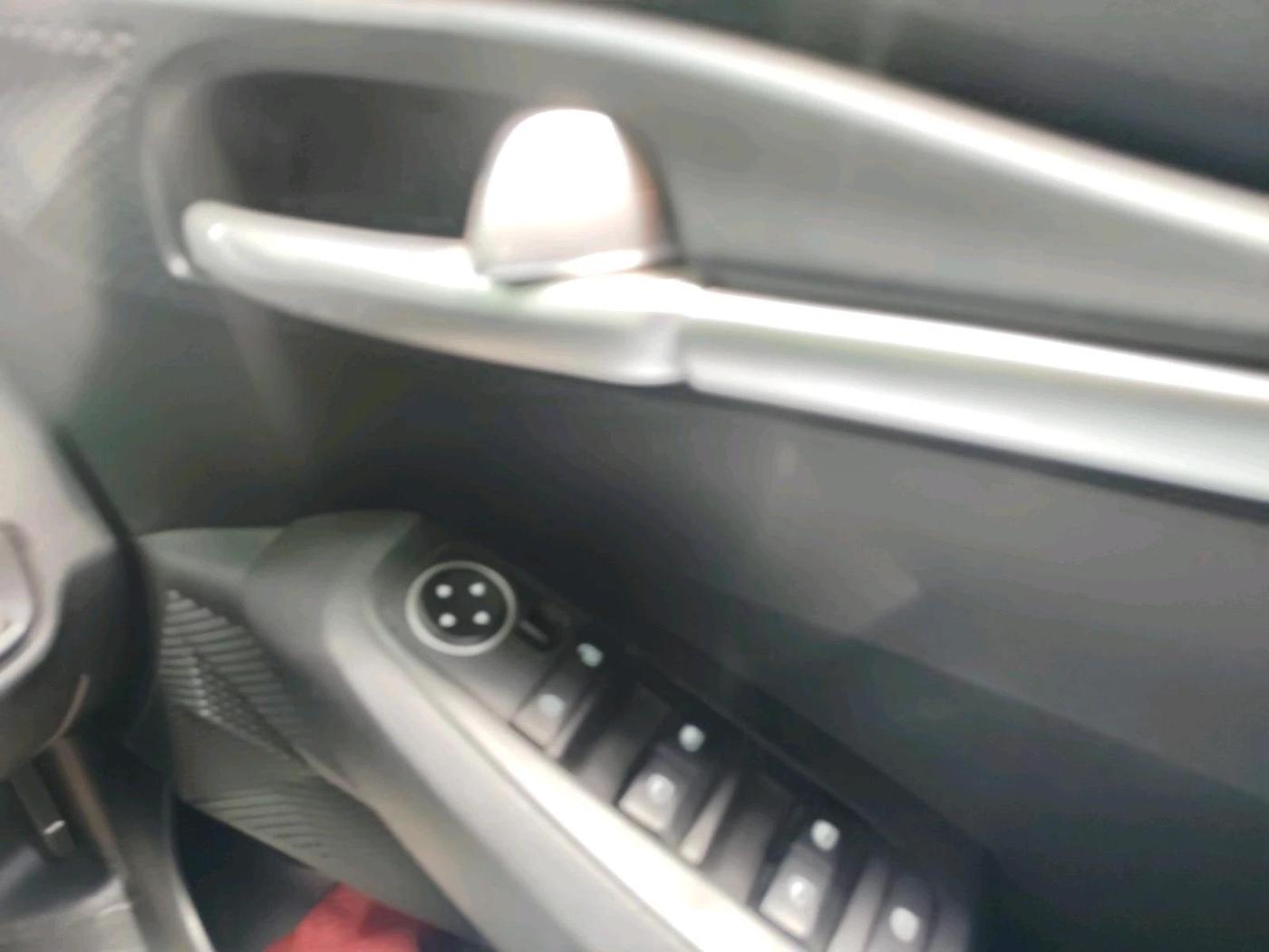 2022 KIA SELTOS HTK 1.5 PETROL, Petrol, Manual, 28,342 km, interior