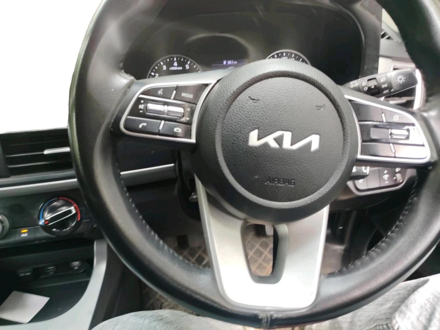 2022 KIA SELTOS HTK 1.5 PETROL, Petrol, Manual, 28,342 km, interior