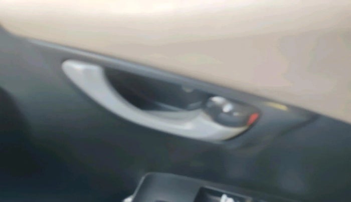 2011 Honda Jazz 1.2 L I-VTEC SELECT, CNG, Manual, 1,98,059 km, interior