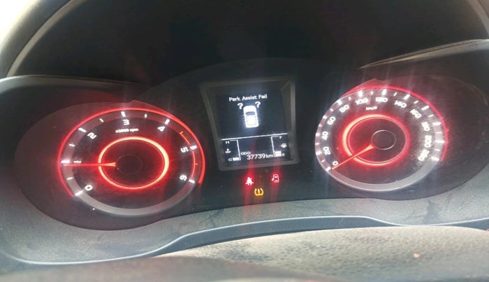 2019 Mahindra XUV300 W8 (O) 1.5 DIESEL, Diesel, Manual, 37,739 km, interior