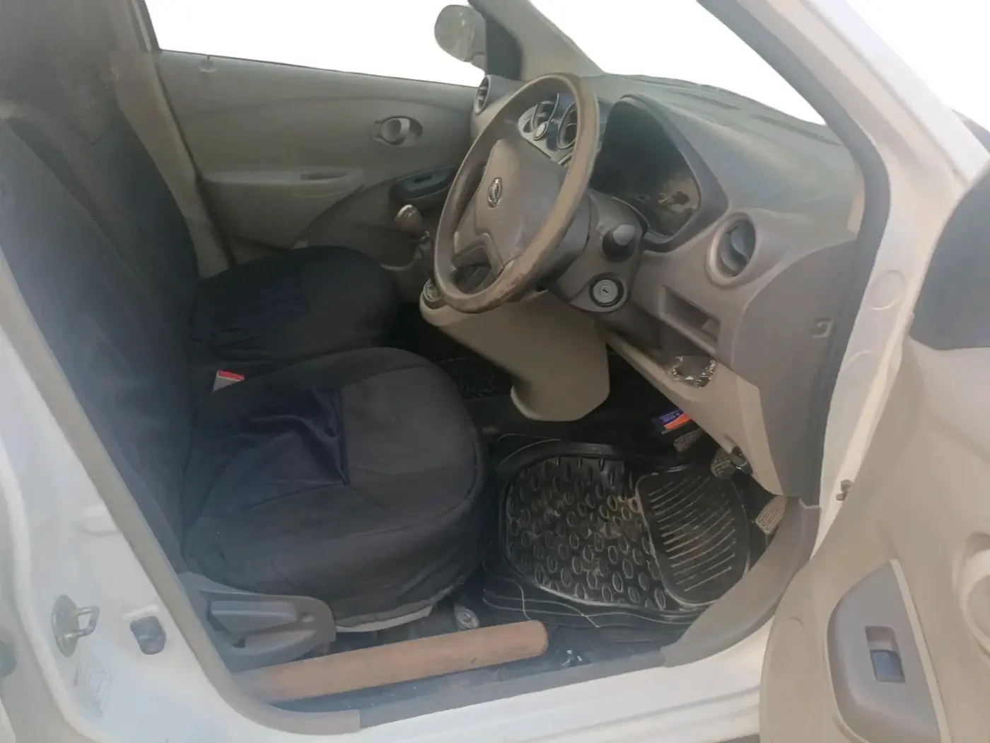 2015 Datsun Go Plus T, Petrol, Manual, 94,216 km, interior