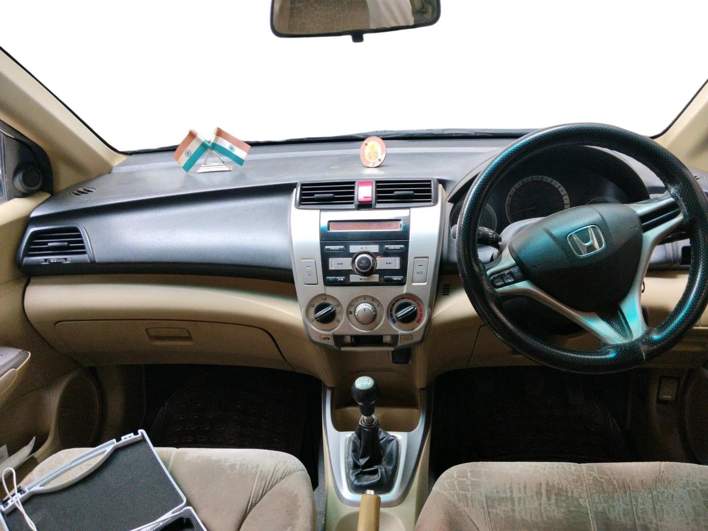 2011 Honda City 1.5L I-VTEC V MT, Petrol, Manual, 1,23,071 km, interior