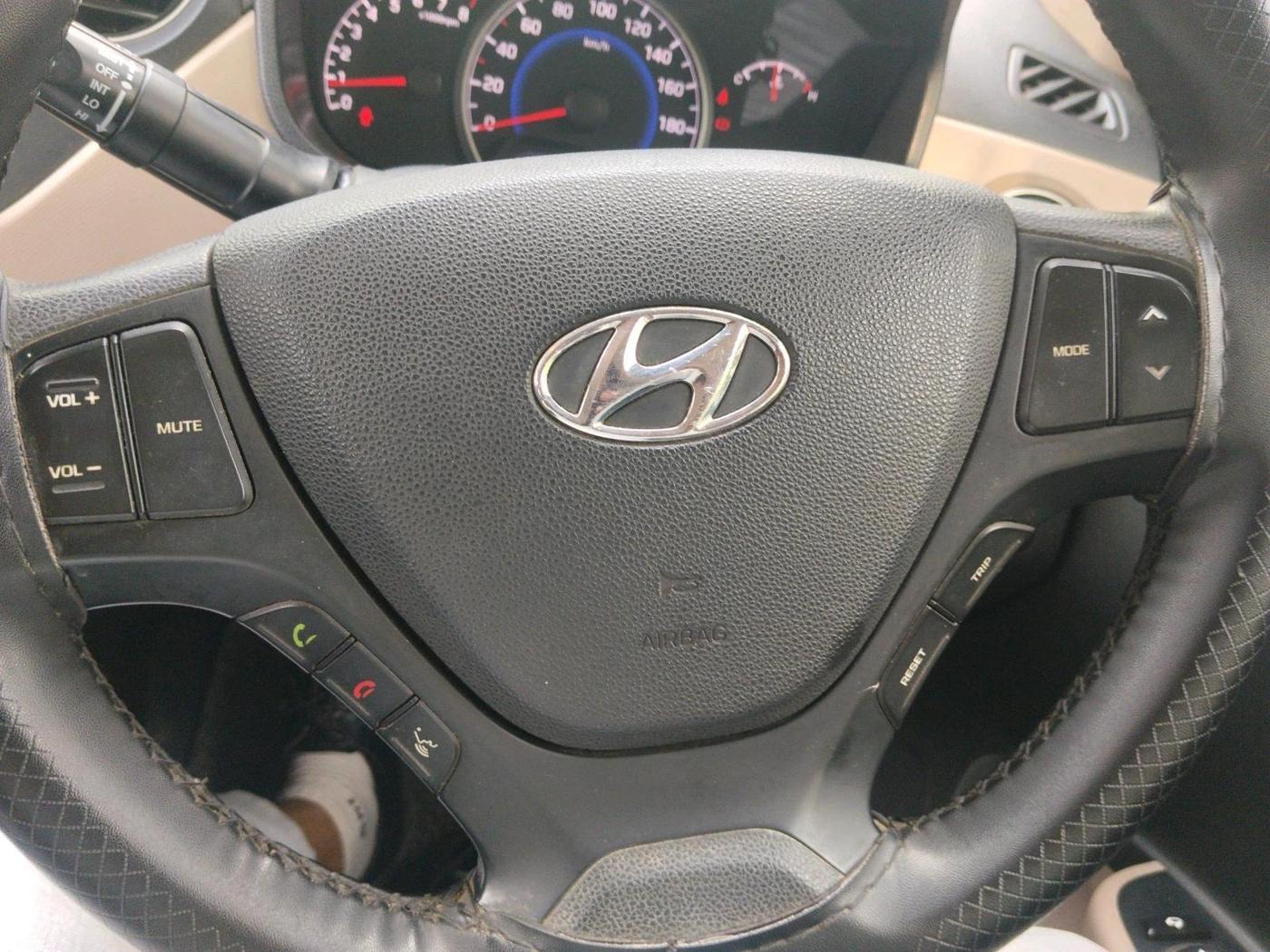 2018 Hyundai Grand i10 SPORTZ 1.2 KAPPA VTVT, Petrol, Manual, 5,403 km, interior