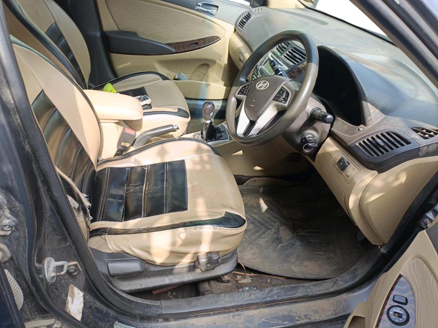 2011 Hyundai Verna FLUIDIC 1.6 VTVT SX, Petrol, Manual, 1,35,292 km, interior