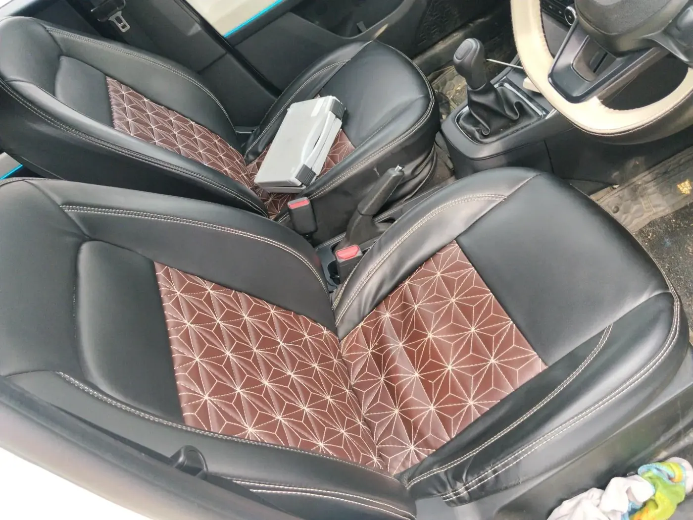 2024 Tata PUNCH PURE MT, Petrol, Manual, 24,717 km, interior