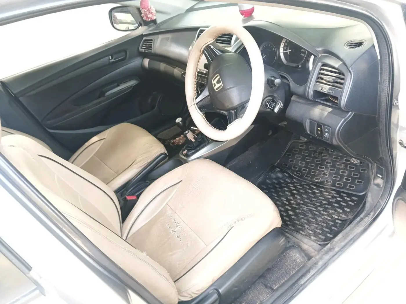 2012 Honda City 1.5L I-VTEC CORPORATE MT, Petrol, Manual, 1,41,832 km, interior