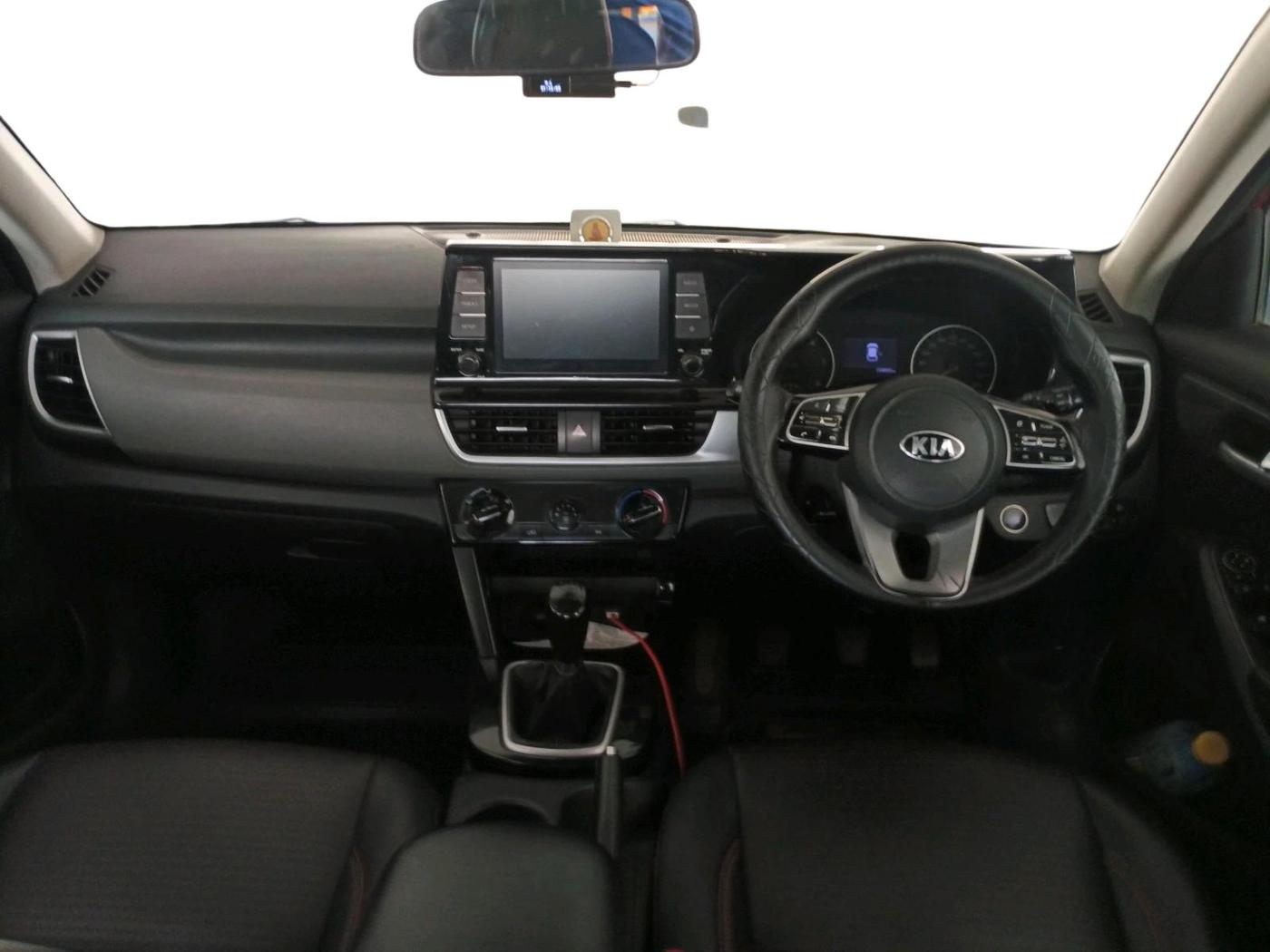 2019 KIA SELTOS HTK PLUS 1.5, Petrol, Manual, 1,33,890 km, interior