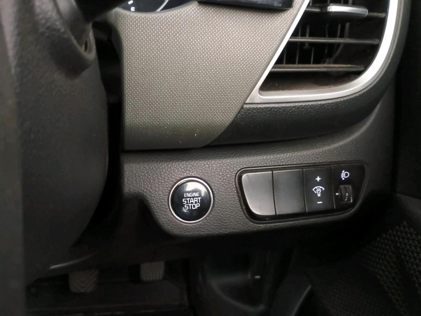 2019 KIA SELTOS HTK PLUS 1.5, Petrol, Manual, 1,33,890 km, interior
