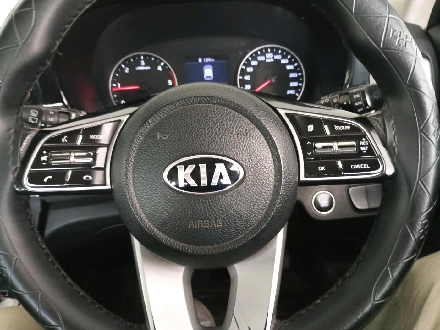 2019 KIA SELTOS HTK PLUS 1.5, Petrol, Manual, 1,33,890 km, interior