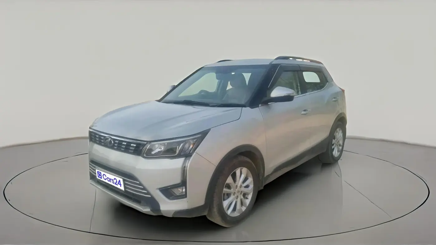2020 Mahindra XUV300 W8 1.2 PETROL, Petrol, Manual, 1,40,704 km, exterior