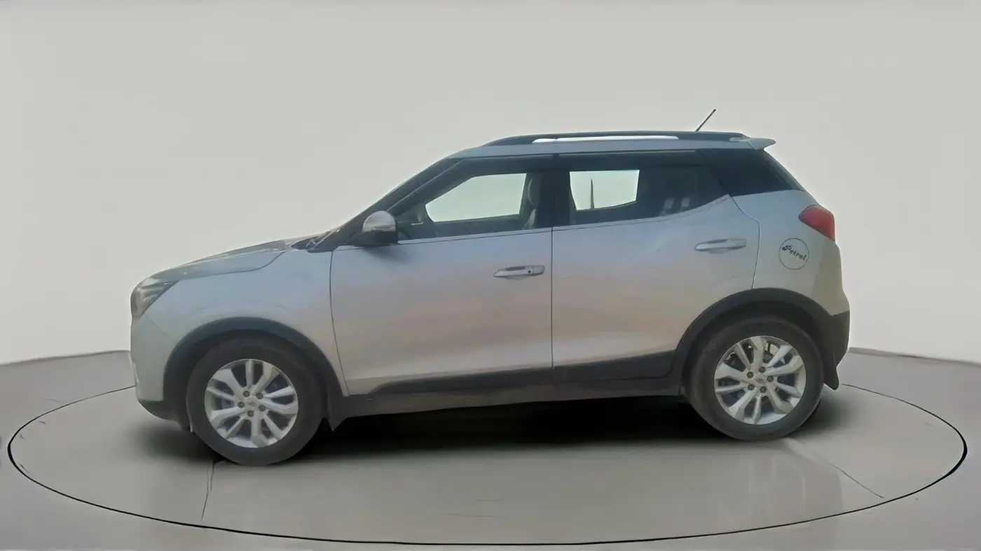 2020 Mahindra XUV300 W8 1.2 PETROL, Petrol, Manual, 1,40,704 km, exterior