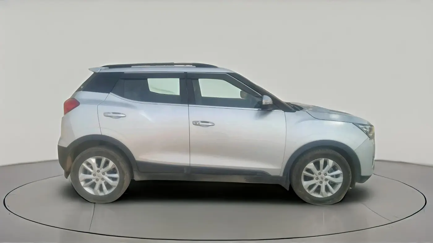 2020 Mahindra XUV300 W8 1.2 PETROL, Petrol, Manual, 1,40,704 km, exterior