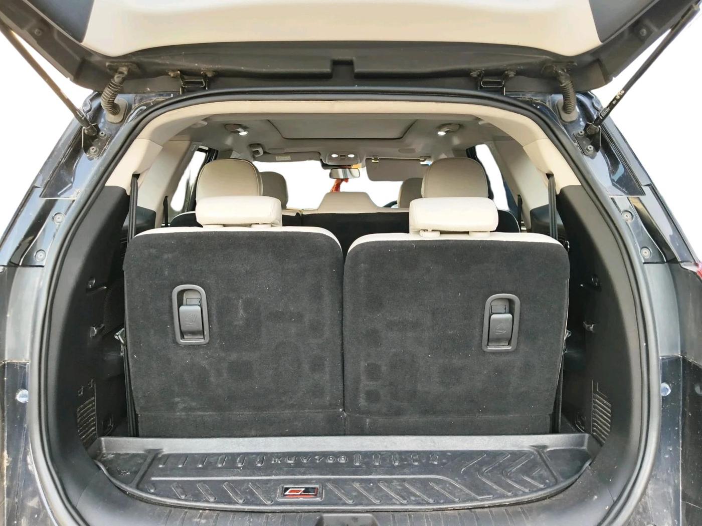 2025 Mahindra XUV700 AX 7 LUXURY P AT 7 STR, Petrol, Automatic, 15,662 km, exterior