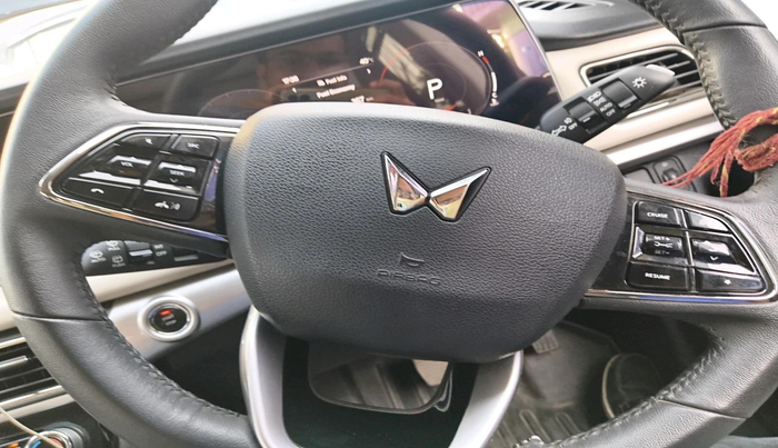 2025 Mahindra XUV700 AX 7 LUXURY P AT 7 STR, Petrol, Automatic, 15,662 km, interior