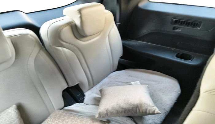 2025 Mahindra XUV700 AX 7 LUXURY P AT 7 STR, Petrol, Automatic, 15,662 km, interior