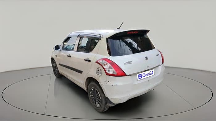 2015 Maruti Swift LXI, CNG, Manual, 1,00,685 km, exterior