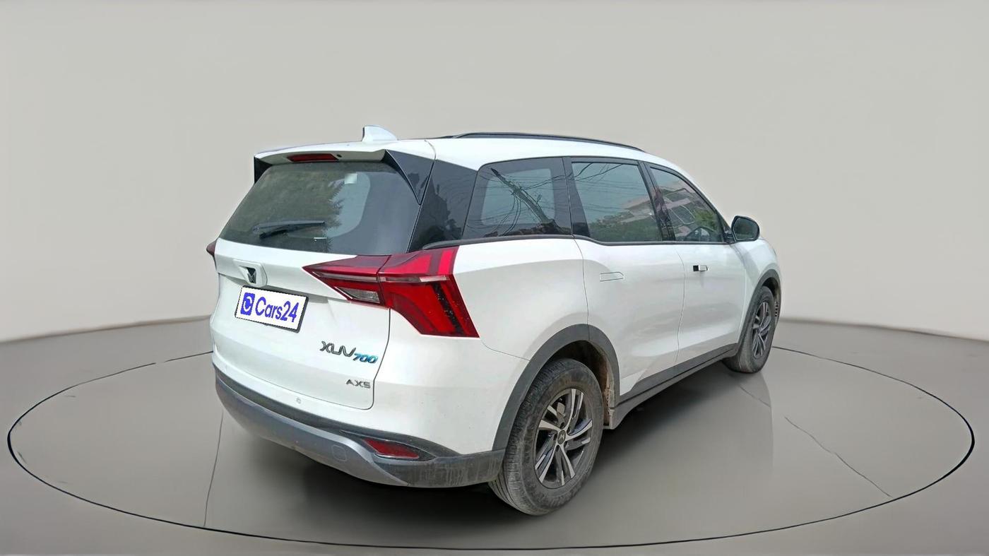2023 Mahindra XUV700 AX 5 D MT 7 STR, Diesel, Manual, 28,577 km, exterior