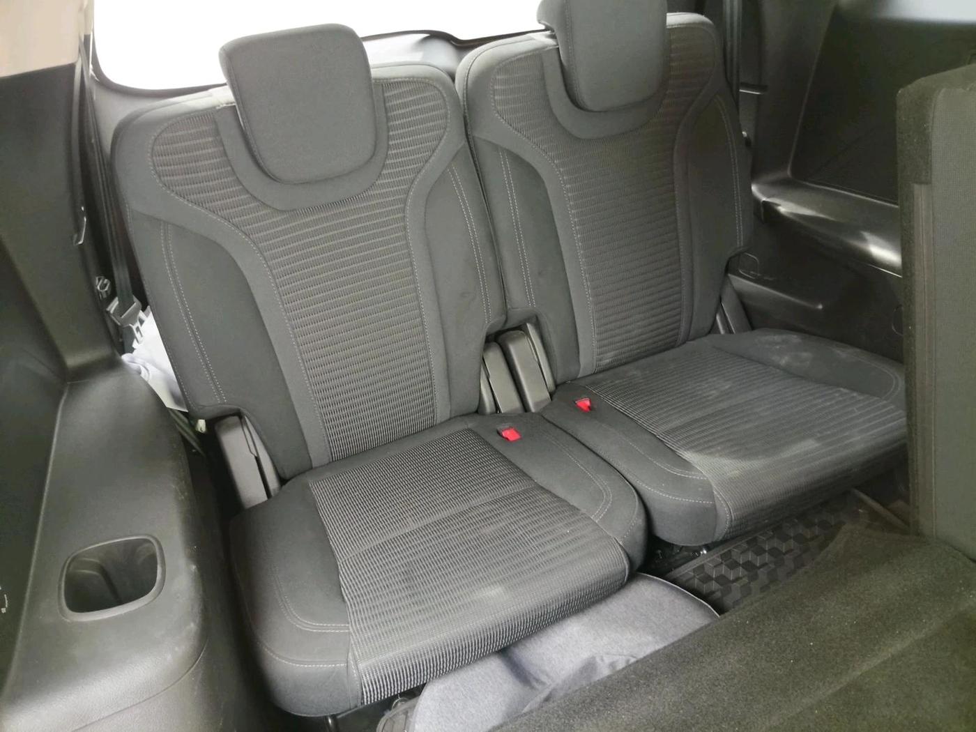 2023 Mahindra XUV700 AX 5 D MT 7 STR, Diesel, Manual, 28,577 km, interior