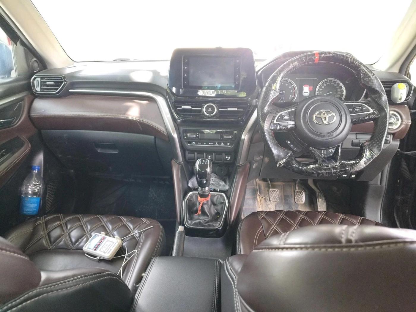 2024 Toyota URBAN CRUISER HYRYDER S NEO DRIVE  E-CNG, CNG, Manual, 74,446 km, interior
