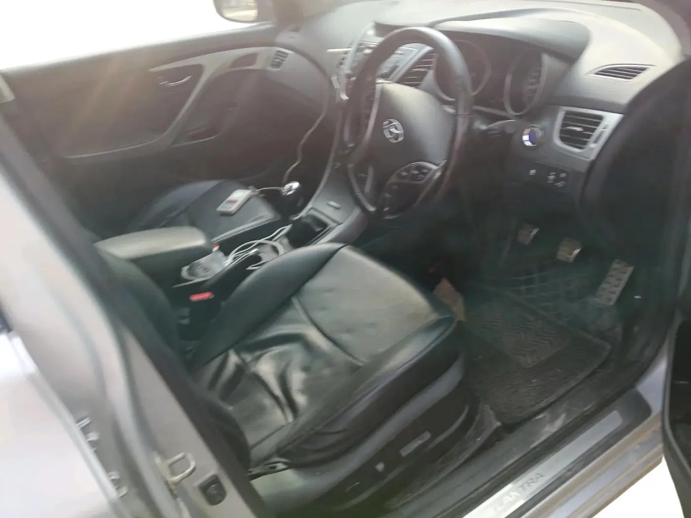 2016 Hyundai New Elantra 1.8 S VTVT, Petrol, Manual, 65,589 km, interior