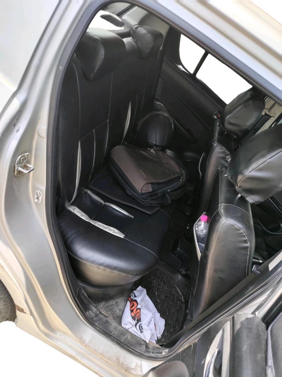 2011 Maruti Swift ZXI, Petrol, Manual, 1,84,042 km, interior