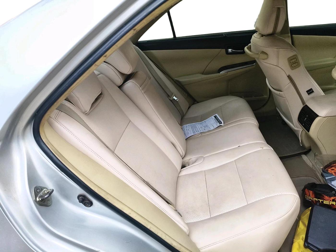 2015 Toyota Camry HYBRID, Hybrid, Automatic, 2,63,972 km, interior