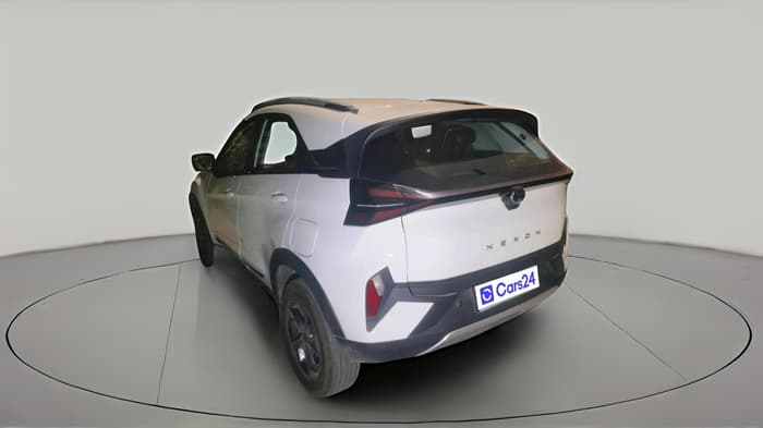 2026 Tata NEXON CREATIVE+ SUNROOF AMT 1.2 PETROL, Petrol, Automatic, 2,833 km, exterior