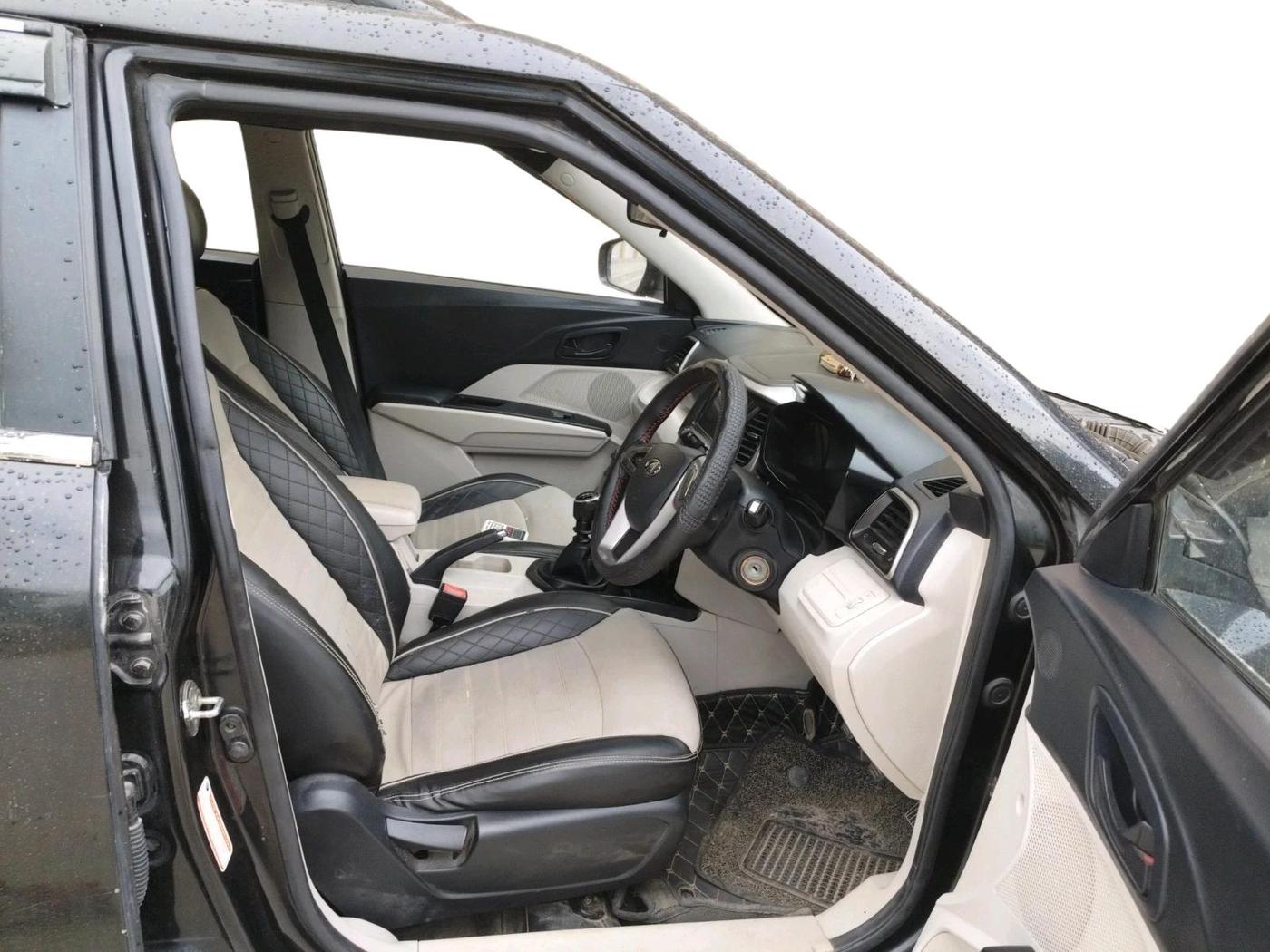 2019 Mahindra XUV300 W6 1.5 DIESEL, Diesel, Manual, 73,983 km, interior